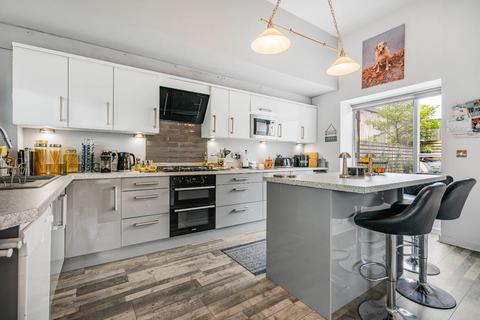 3 bedroom character property for sale, Cross Lane Court, Bradley