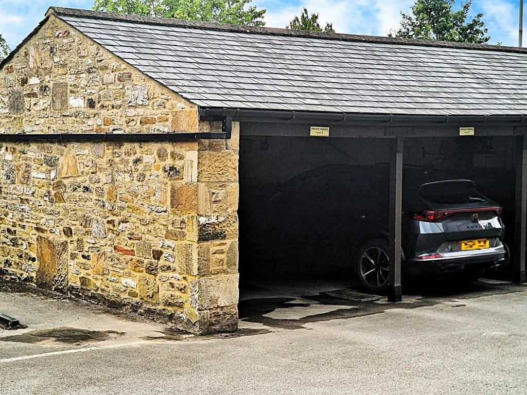 Ca13fdd6-Garage 20 Bradley.jpg