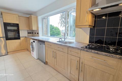 2 bedroom flat for sale, St Anns Court, Sunningfields Road, Hendon NW4