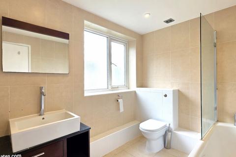 2 bedroom flat for sale, St Anns Court, Sunningfields Road, Hendon NW4