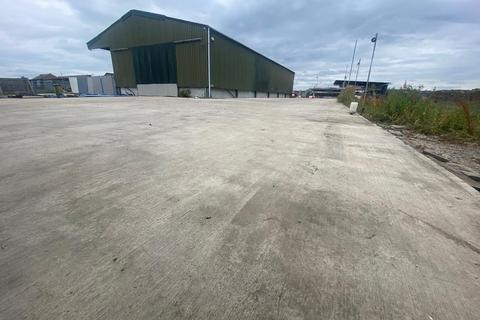 Warehouse to rent, Princes Risborough Rd Aylesbury HP17 8NG