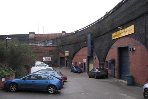 Distribution warehouse to rent, Millow St Manchester M4 4DR