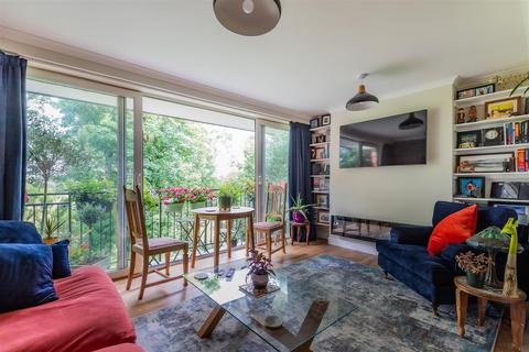 2 bedroom flat for sale, Cardiff Road, Cardiff CF5