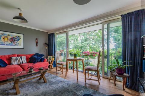 2 bedroom flat for sale, Cardiff Road, Cardiff CF5