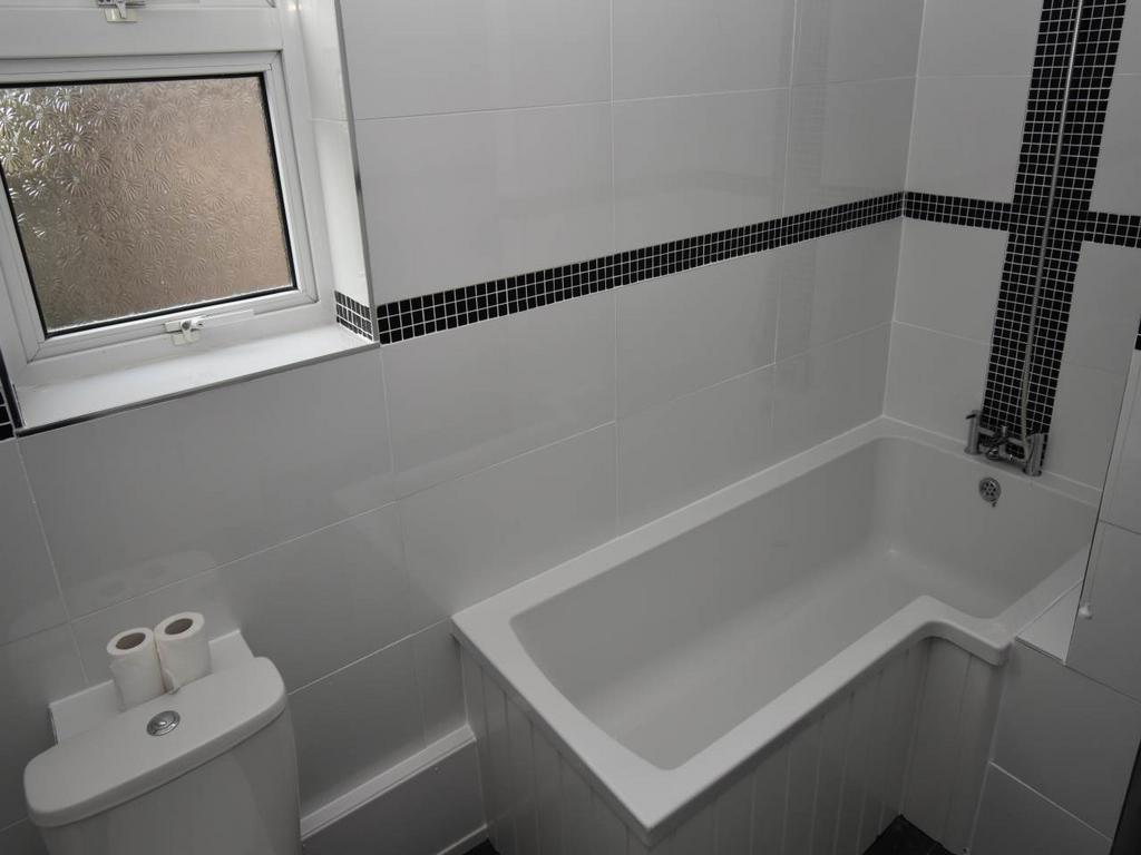 Bathroom photo 2