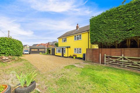 3 bedroom detached house for sale, Salhouse Road, Rackheath, Norwich