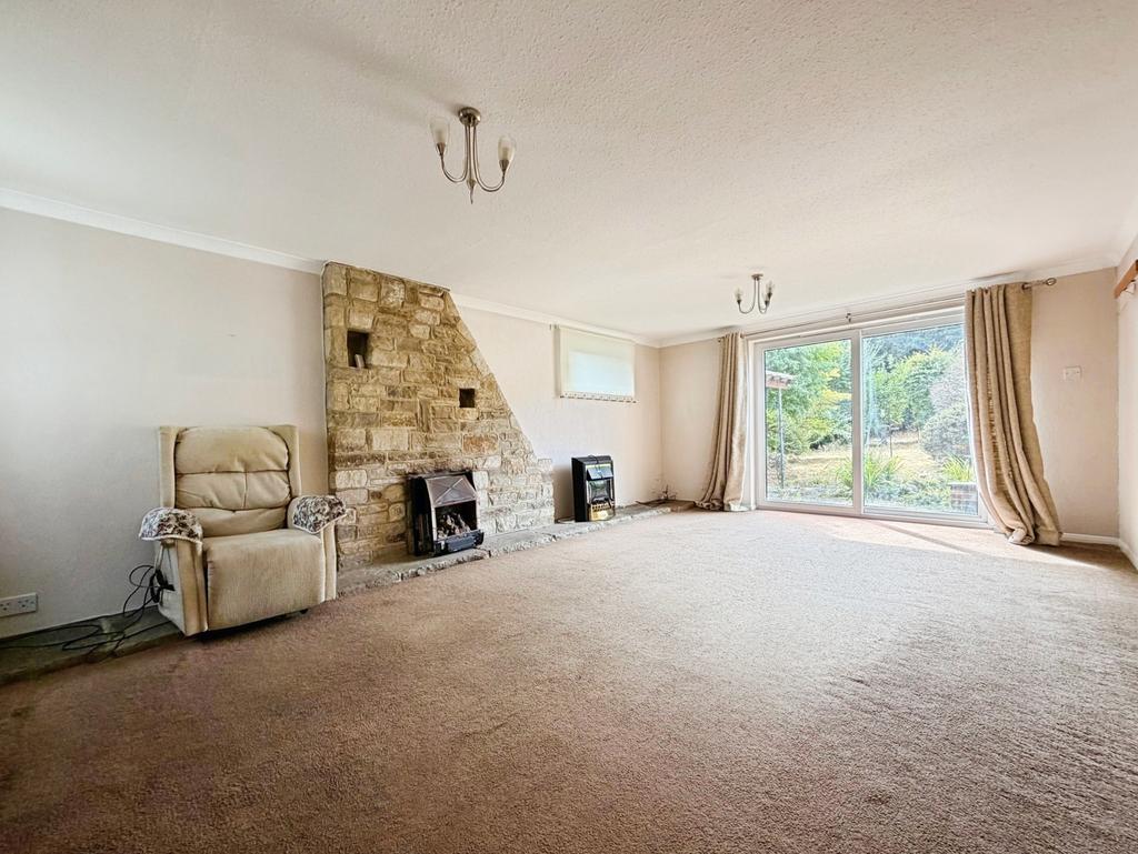 House in Reading, The Triangle, Tilehurst - View 3