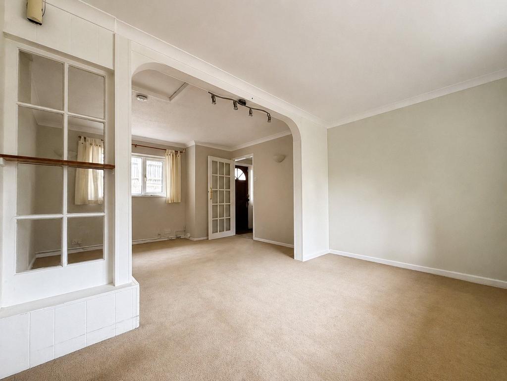 House in Reading, The Triangle, Tilehurst - View 5