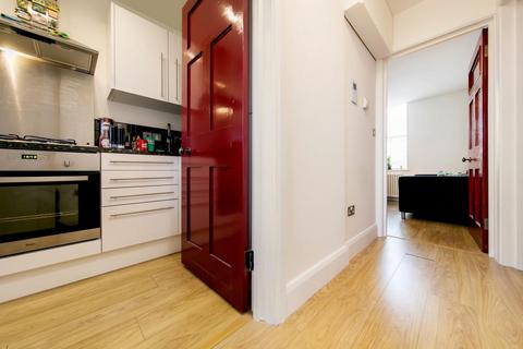 2 bedroom flat to rent, Norwood Road, SE27
