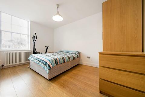 2 bedroom flat to rent, Norwood Road, SE27