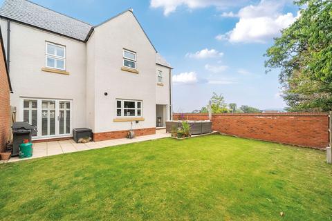 32 Fish Street, Exeter, EX2 7TR