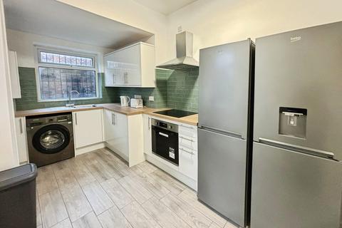 4 bedroom terraced house to rent, Norfolk Street, Salford, Greater Manchester, M6