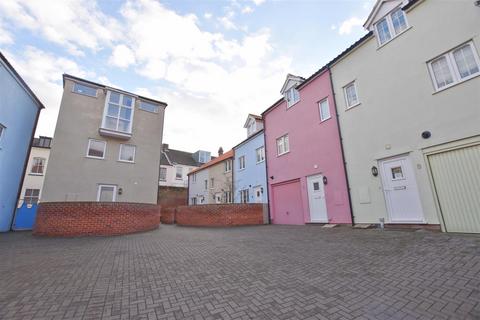 2 bedroom end of terrace house for sale, Church Street, Cromer