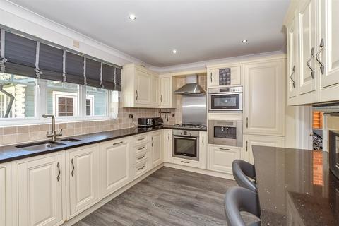 4 bedroom detached house for sale, Greenhill, Staplehurst TN12