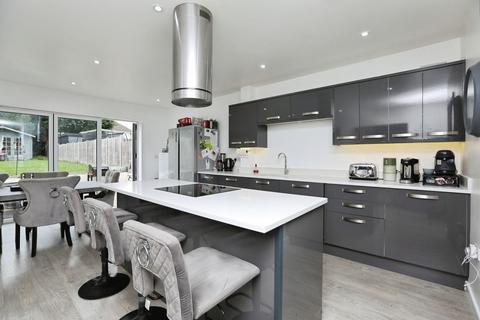 4 bedroom detached house for sale, Mount Road, Rochester ME1