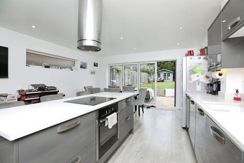 4 bedroom detached house for sale, Mount Road, Rochester ME1