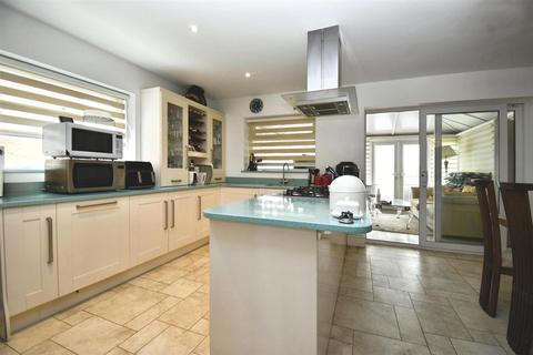 undefined, Main Road, Bilton HU11