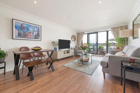 2 bedroom flat for sale, Wapping High Street, London E1W