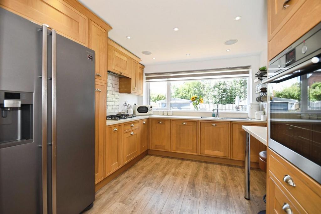 KITCHEN 02.jpg