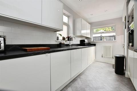 3 bedroom semi-detached house for sale, Highfield, Sutton-On-Hull, Hull