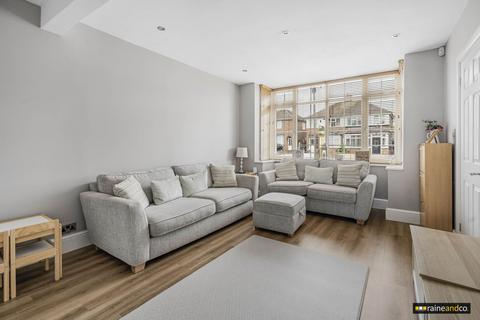 3 bedroom terraced house for sale, Heathcote Avenue, Hertfordshire