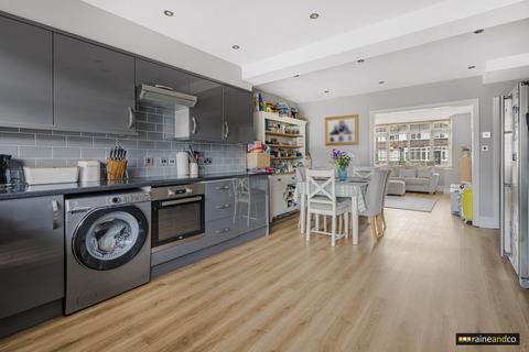 3 bedroom terraced house for sale, Heathcote Avenue, Hertfordshire