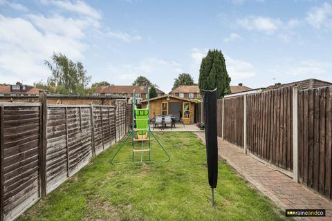 3 bedroom terraced house for sale, Heathcote Avenue, Hertfordshire