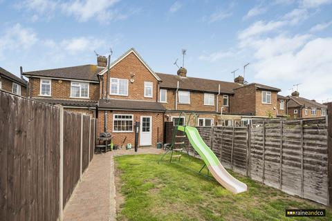 3 bedroom terraced house for sale, Heathcote Avenue, Hertfordshire