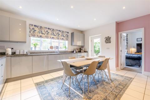 5 bedroom detached house for sale, Chapelfield Way, Allington, Maidstone
