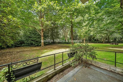 1 bedroom flat to rent, Esher Gardens, London, SW19