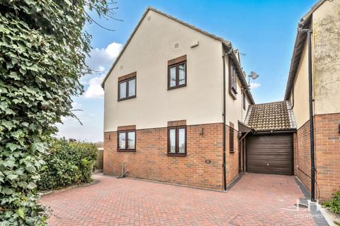 4 bedroom detached house for sale, Elm Park Avenue, Hornchurch