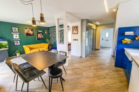 15 Willow Brook Road, Corby, NN17 2EB