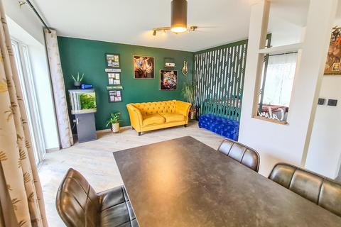 15 Willow Brook Road, Corby, NN17 2EB