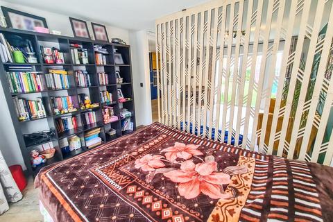 15 Willow Brook Road, Corby, NN17 2EB