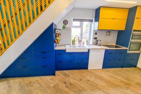 15 Willow Brook Road, Corby, NN17 2EB