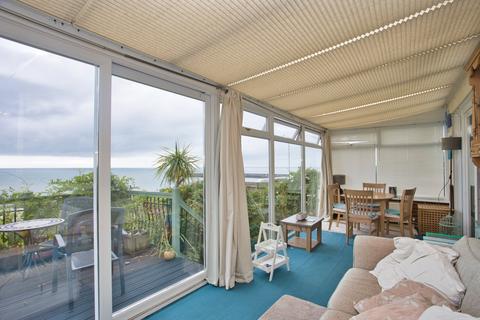 undefined, Wear Bay Crescent, Folkestone, Kent, CT19