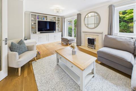 4 bedroom detached house for sale, Alfred Close, Crawley RH10