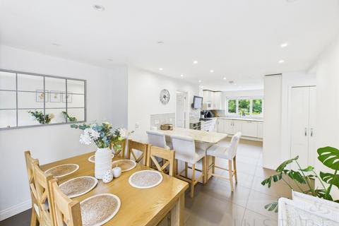 4 bedroom detached house for sale, Alfred Close, Crawley RH10
