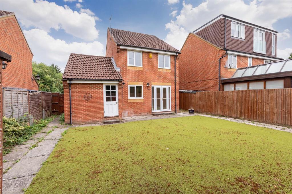 51 Copse Close-3.jpg