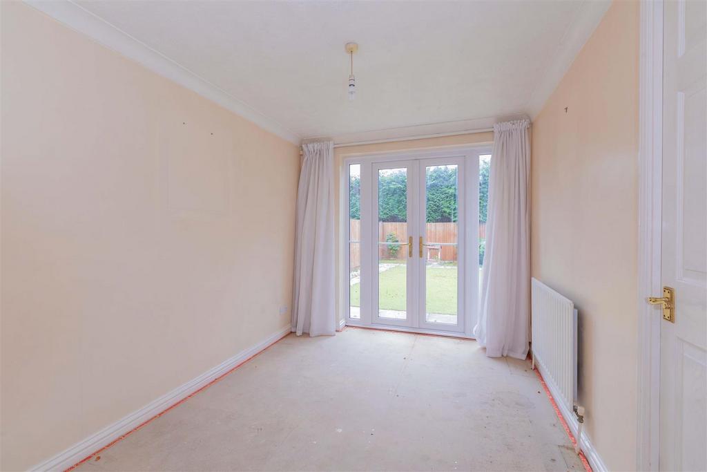 51 Copse Close-11.jpg