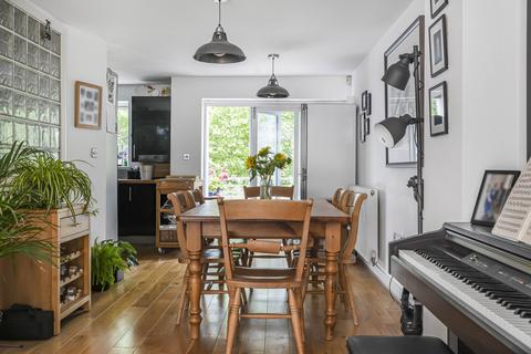 5 Heath Way, Totnes, TQ9 5GP