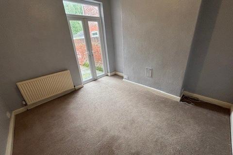 3 bedroom terraced house to rent, Ella Street, Newland Avenue, Hull, East Yorkshire, HU5