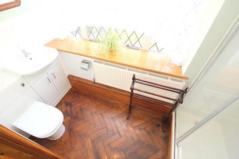 undefined, Sylvan Avenue, Hornchurch, RM11