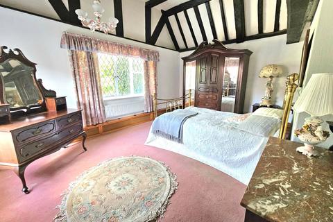 undefined, Sylvan Avenue, Hornchurch, RM11