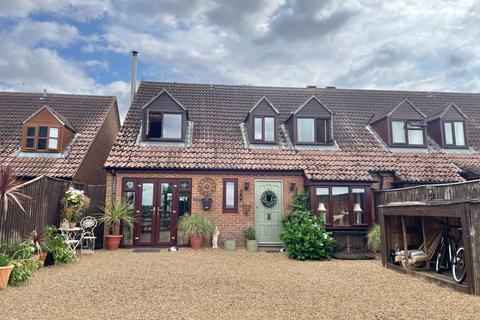 4 bedroom semi-detached house for sale, March Road, Turves, Whittlesey,