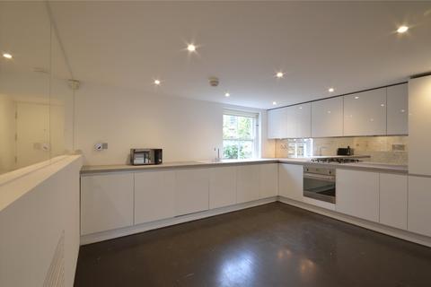2 bedroom duplex for sale, Kempsford Gardens, London, SW5