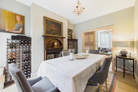 4 bedroom end of terrace house for sale, St. Georges Avenue, Bridlington