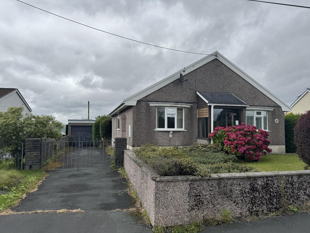 2 bedroom detached bungalow for sale