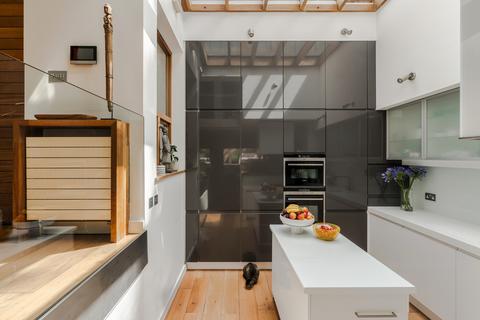 3 bedroom semi-detached house for sale, Canonbury Road, London N1
