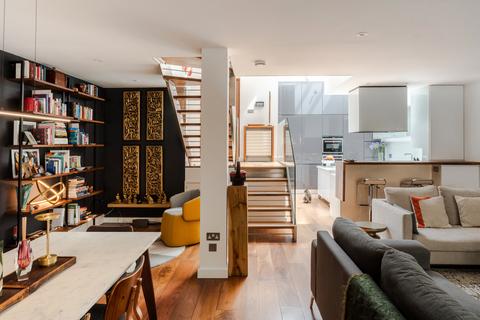 3 bedroom semi-detached house for sale, Canonbury Road, London N1